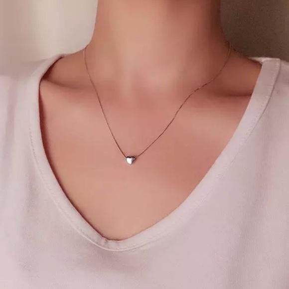 NEW SILVER HEART SHAPED PENDANT NECKLACE, NICE NECKLACE, CUTE NECKLACE - Picture 2 of 6